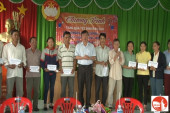 Huỳnh Anh Minh, Phó CT UBND tỉnh tặng quà người nghèo trên địa bàn huyện Hớn Quản