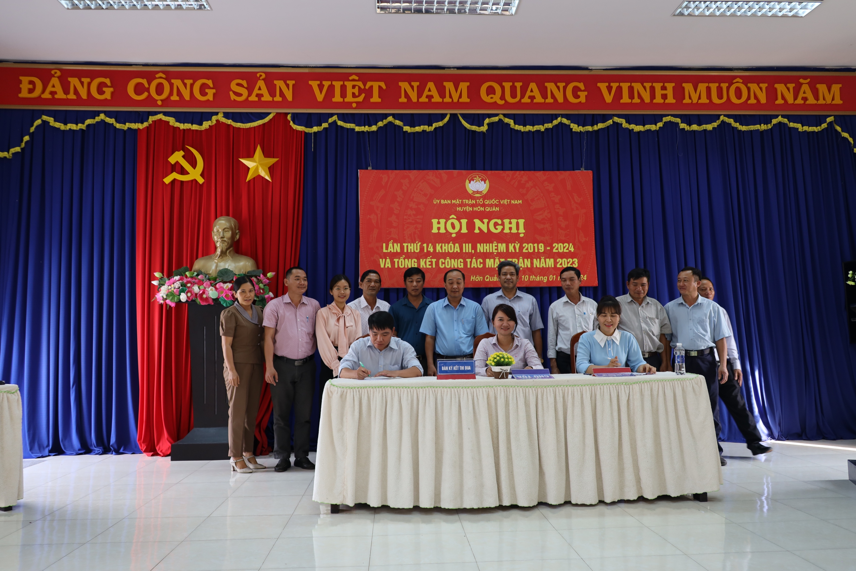 UBMTQ Việt Nam các cấp ký kết giao ước thi đua năm 2024