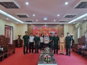 Phó bí thư, Chủ tịch UBND huyện Hớn Quản Phan Thị Kim Oanh, thăm, chúc Tết Bộ chỉ huy bộ đội biên phòng tỉnh