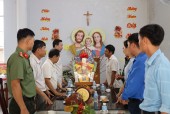 Lãnh đạo huyện Hớn Quản thăm, tặng quà các cơ sở tôn giáo nhân Lễ Phục sinh năm 2023
