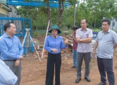 "Đẩy nhanh tiến độ, hoàn thành các công trình trước mùa mưa" - Bí thư huyện ủy Quách Thị Ánh