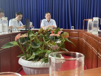 Đồng chí Nguyễn Văn Hạ -  UVBTV HU, Phó Chủ tịch UBND huyện chủ trì cuộc họp