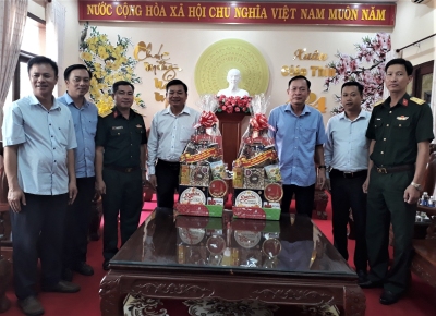 Đoàn công tác huyện Dương Minh Châu đến thăm và chúc Tết UBND huyện Hớn Quản