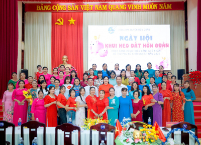 HỚN QUẢN SƠ KẾT PHONG TRÀO THI ĐUA "XÂY DỰNG NGƯỜI PHỤ NỮ VIỆT NAM THỜI ĐẠI MỚI" VÀ TỔ CHỨC NGÀY HỘI KHUI HEO ĐẤT NĂM 2025