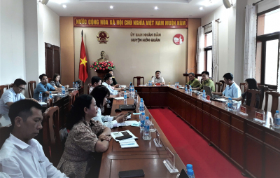 Quang cảnh buổi họp. Ảnh: Phòng VHKHTT.