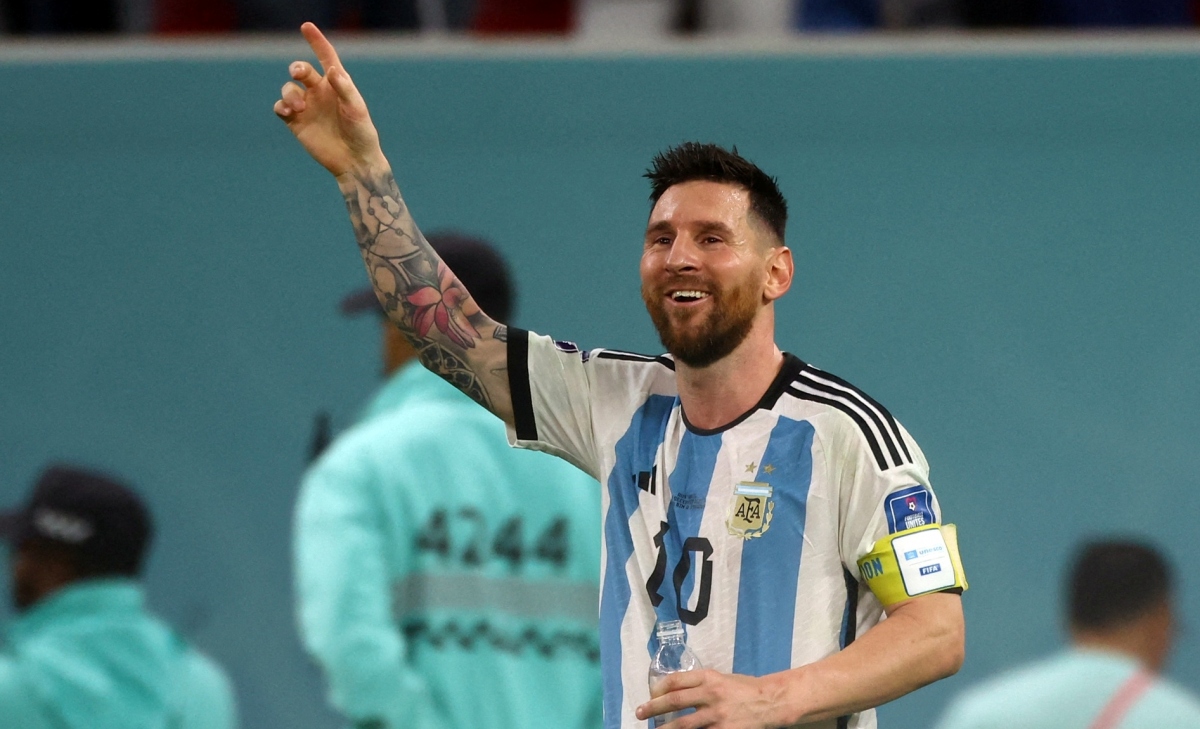Messi đã chơi trên cùng một đội với HLV Louis van Gaal tại Barcelona và Louis đóng vai trò quan trọng trong việc đưa anh trở thành một trong những cầu thủ hàng đầu thế giới. Kết hợp với sự thành công vang dội của Argentina, hãy chiêm ngưỡng những bức ảnh đẹp về Messi, Argentina và Louis van Gaal.