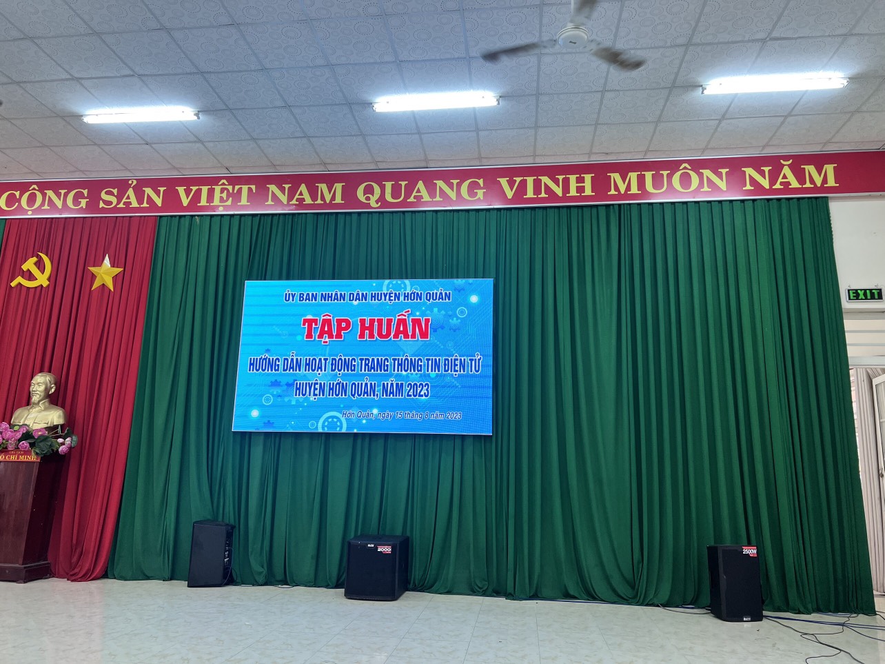 TẬP HUẤN HOẠT ĐỘNG TRANG THÔNG TIN ĐIỆN TỬ Tập Huấn Hoạt Động Trang Thông Tin Điện Tử