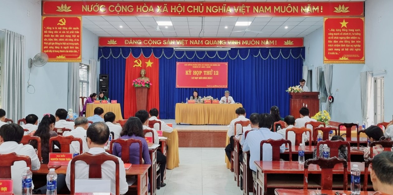 Quang cảnh kỳ họp HDND xã Thanh An. Ảnh: Quốc Việt.