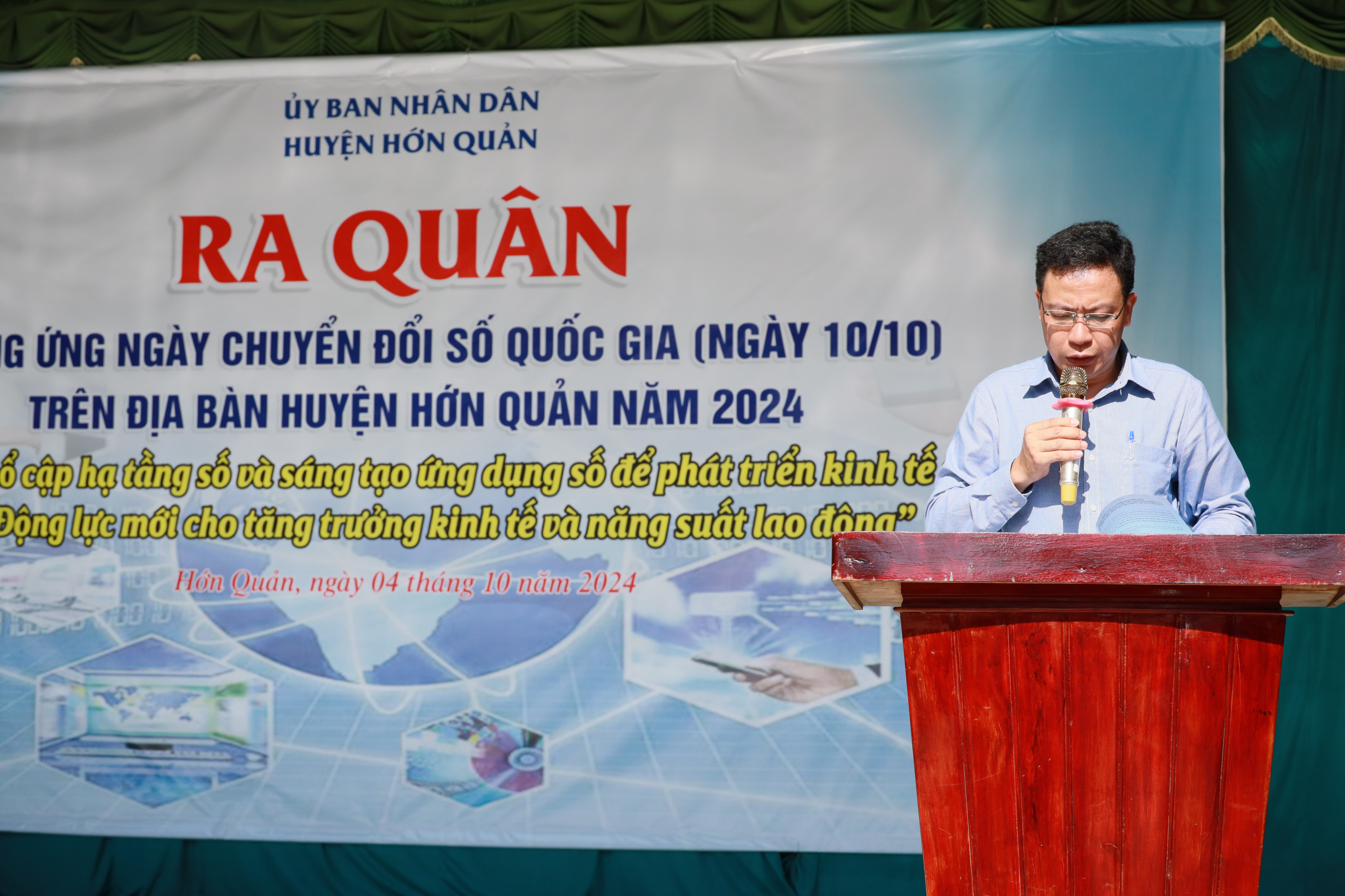 HỚN QUẢN RA QUÂN HƯỞNG ỨNG NGÀY CHUYỂN ĐỔI SỐ QUỐC GIA TRÊN ĐỊA BÀN HUYỆN NĂM 2024