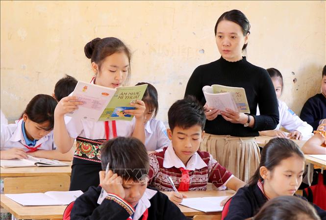 Giờ học âm nhạc của học sinh Trường phổ thông Dân tộc nội trú THCS huyện Tân Sơn, tỉnh Phú Thọ. Ảnh tư liệu: Trung Kiên/TTXVN